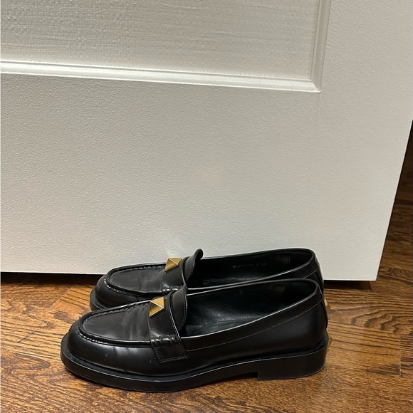 VALENTINO ROMAN STUD BRUSHED CALFSKIN LOAFER - Picture 2 of 4